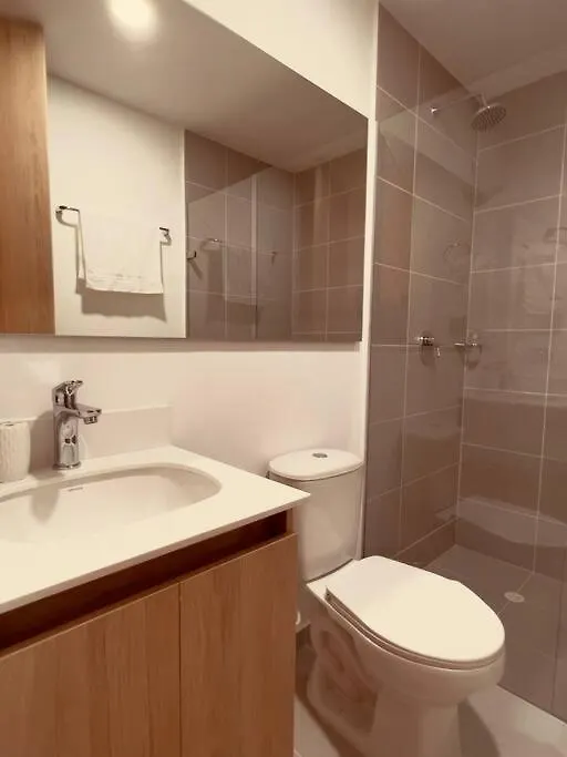 Apartamento En El Poblado Ubicacion Excepcional Medellin