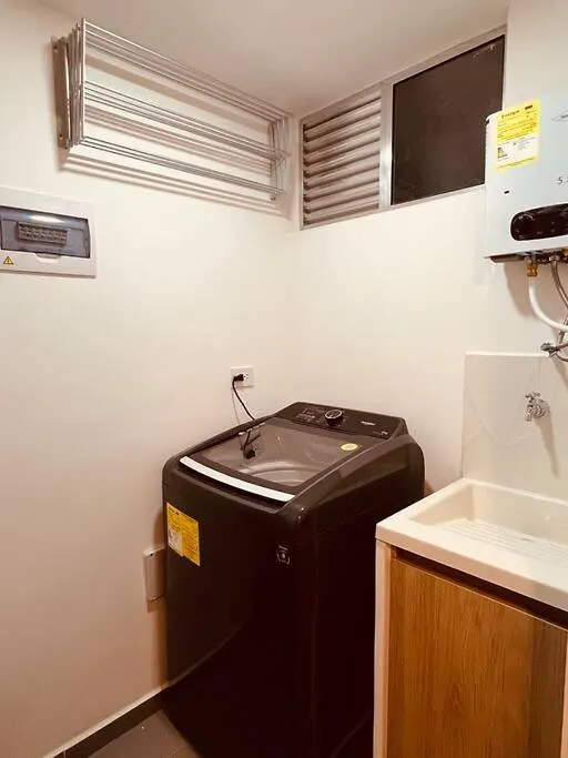 Apartamento En El Poblado Ubicacion Excepcional Medellin 0*,